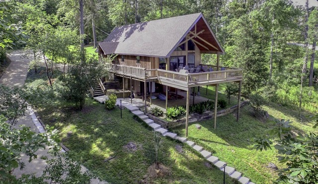 Y-Knott Lodge! Relax on the shores of Toledo Bend!