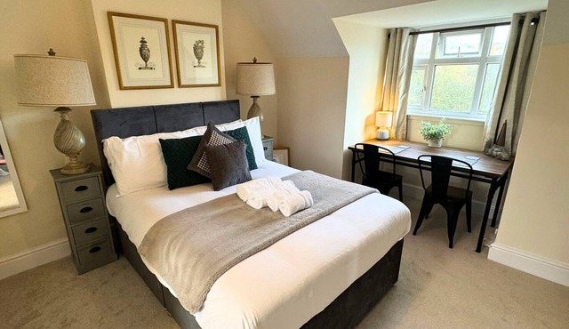 Y-Not House | Deluxe Double Room