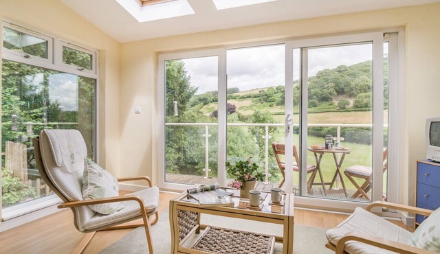 Y Rhosyn - Two Bedroom House, Sleeps 4