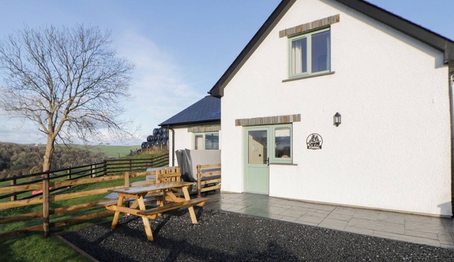 Y STABAL, pet friendly, character holiday cottage in Llanilar