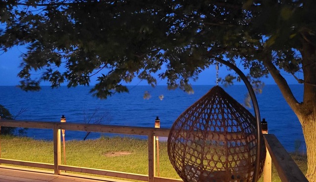YAARI - WaterFront Cozy Cottage!