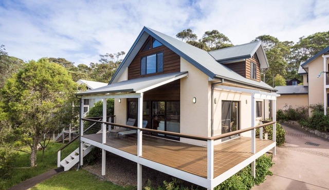 Yabbarra Sands - Enjoy the beachside lifestyle.