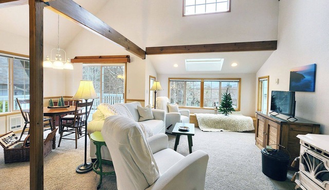 Yachats Lovely 2br Home, Dog Friendly, Walk to Town!