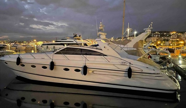 Yacht 17M Cannes Croisette Port Canto, 3 Bedrooms, air conditioning, tv