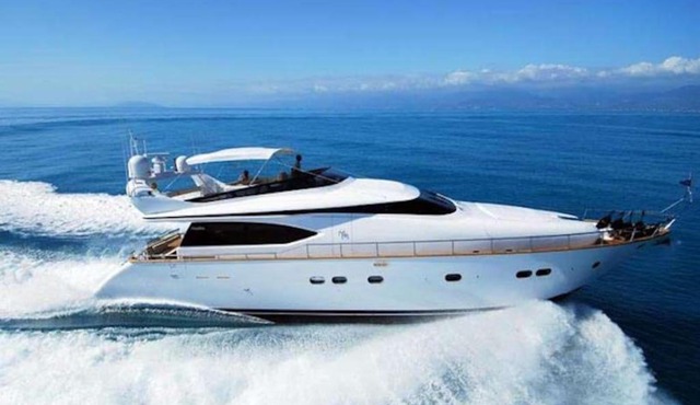 Yacht Angelo Blu
