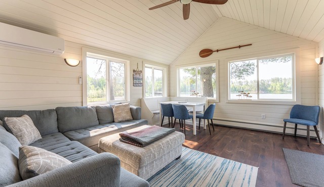 Yacht Club cabin on Burntside, with sauna