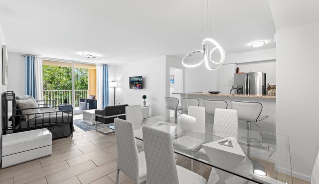 Yacht Club Miami Suite 2 Bedroom and 2 Bathroom With Baby Crib & Free Parking