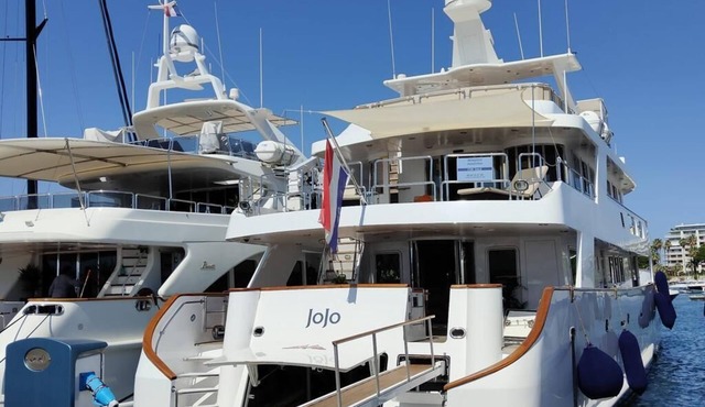 Yacht JoJo