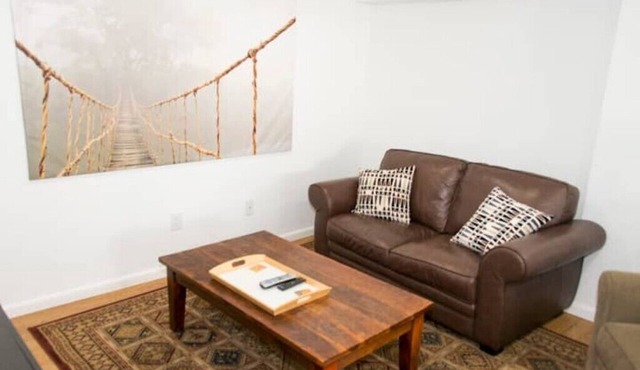 Yakima Vacation Rentals- Spacious Bungalown