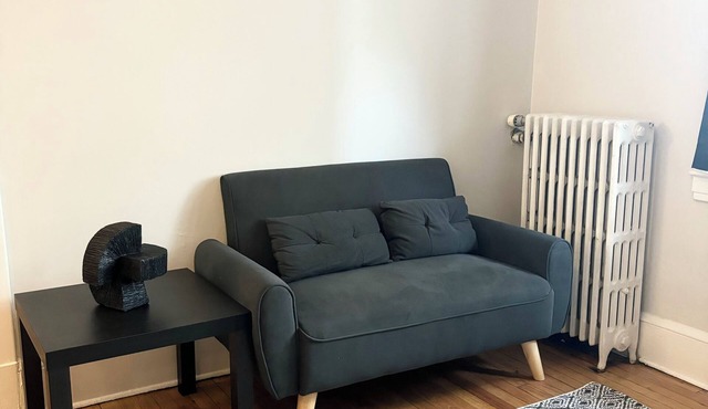 Yale Proximity 2 min commute great for traveling professionals