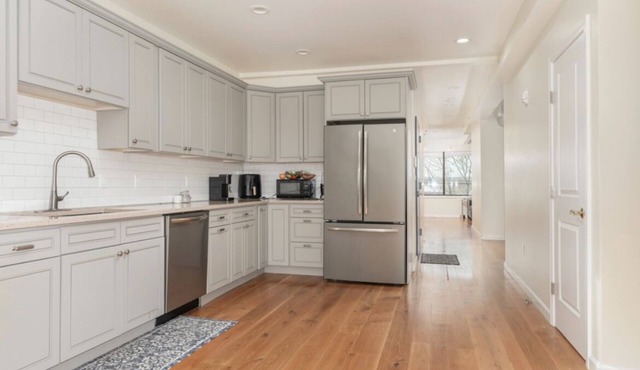 Yale Uptown - New/secured bldg - 1 block to campus! Walk to Yale NH Hospitaln