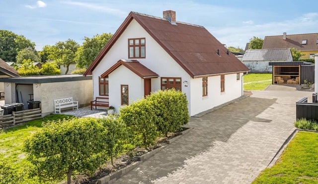 "Yall" - 400m to the inlet by Interhome