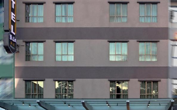 YANGTZE HOTEL 长江酒店