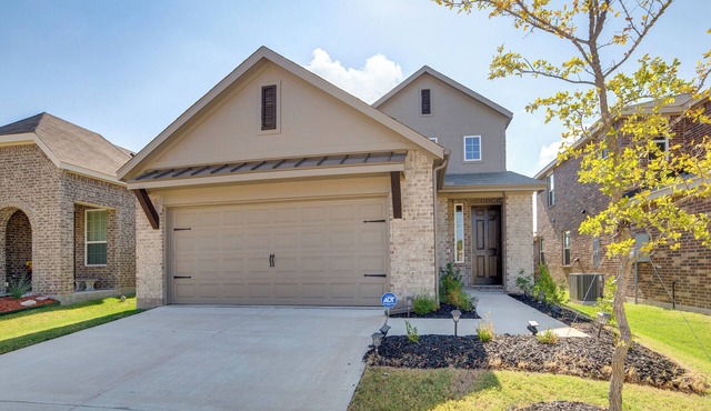 Yard & Office: Spacious Family Home in Forney
