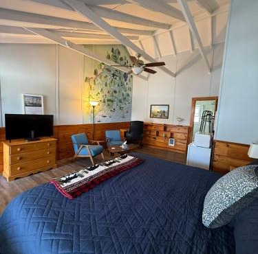 Yardarm Motel