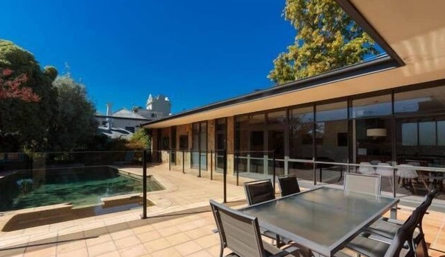 Yarra Glen Grand Hotel