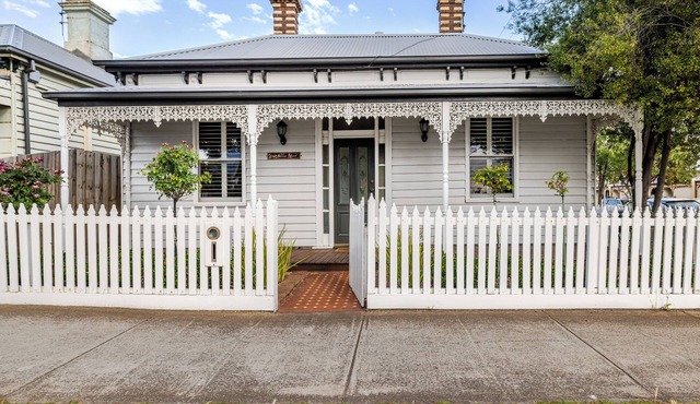 Yarra St 3 Bedroom Heritage Home | Walk to CBD, Waterfront & Sth Geelong Station