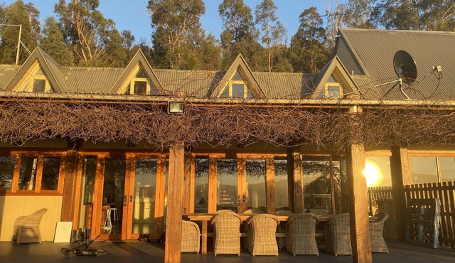 Yarra Valley Holiday House - Stay amongst the vineyards - Sleeps 12 Guests