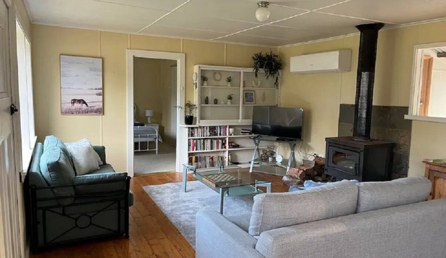 Yarramalong 2 bedroom cottage