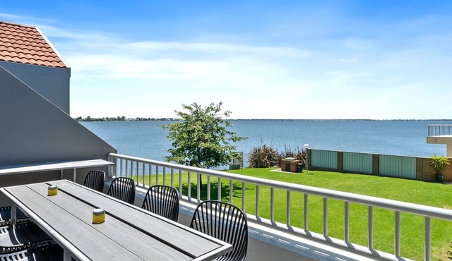 Yarrawonga Lakeside Apartment 44