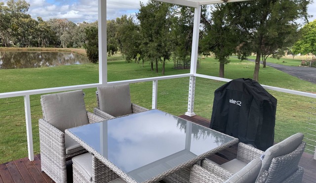 YARRAWONGA PARK COTTAGE Cozy 2 bedroom cottage on small acreage