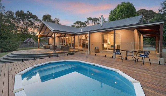 Yarrowood - Country Retreat near Lake Nillahcootie