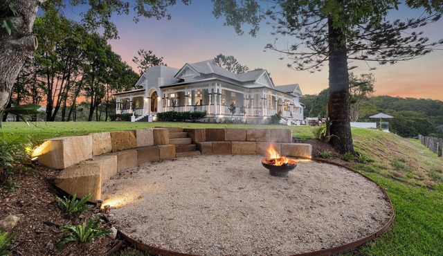 Yarrum Downs House - Luxury Farmstay - 5 min to beach