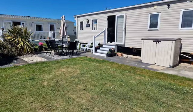 Yarwood's Place on The Laurels @ Lyons Robin Hood Flagship Family Holiday Park