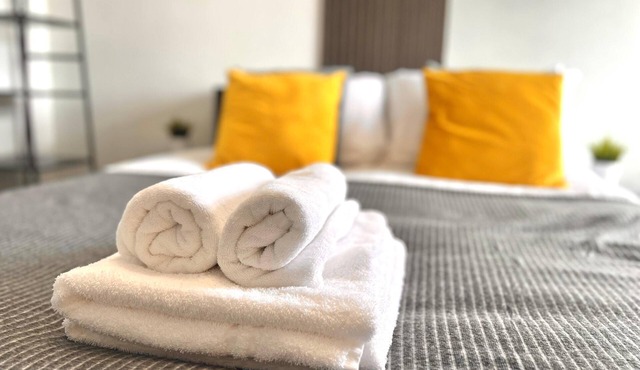 Yastayzzz @Bransford Rd - 2 Bedroom modern apartment with Parking