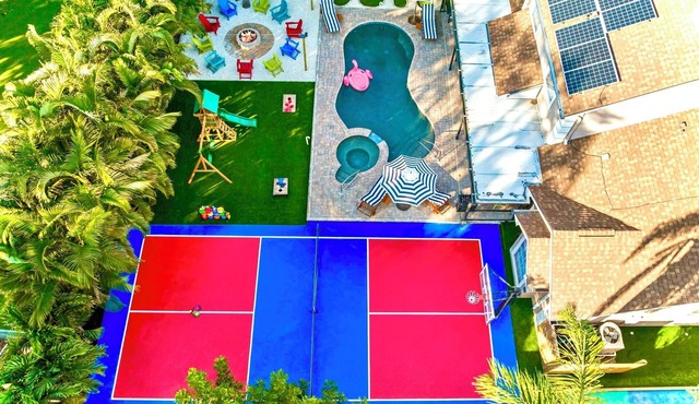 YAY Heated Pool, Pickleball, Basketball, Mini golf
