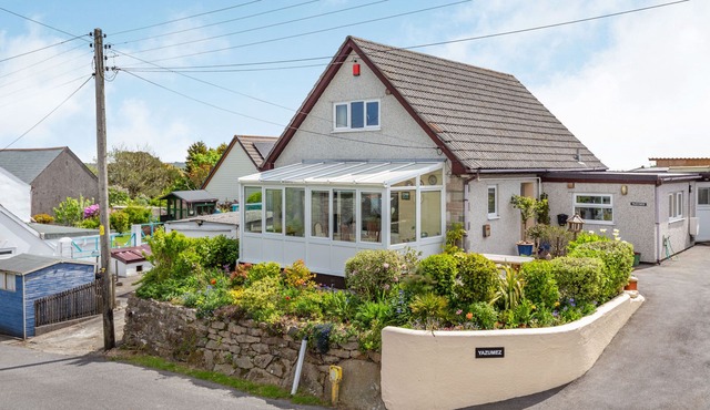 YAZUMEZ, pet friendly, with a garden in St. Austell