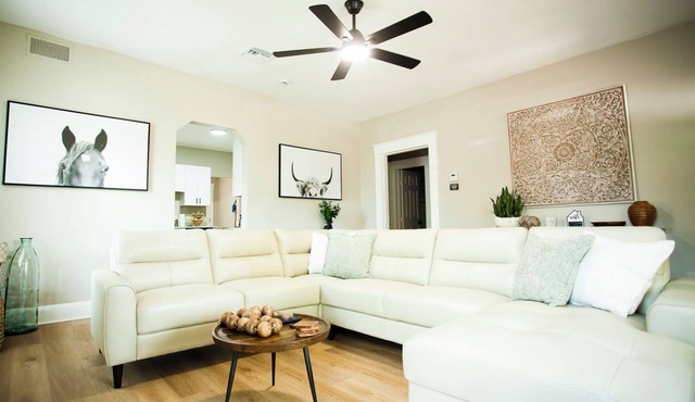 Ybor City King Beds Free Private Parking 2 miles to Downtown Tampa