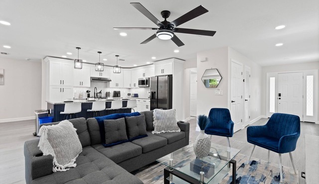 Ybor Heights Retreat w/Game-Room, Hot Tub & More!