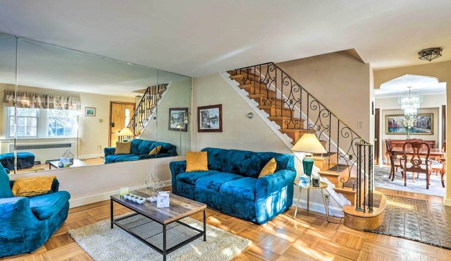 Yeadon Townhome w/Porch, 7 Mi to Center City