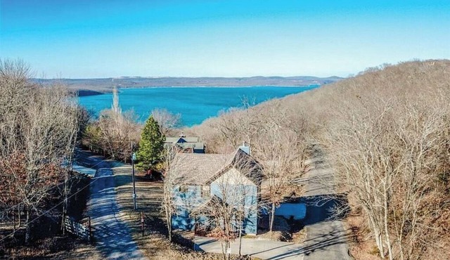 Year-around Lake Views, 1 mile to Ramp .