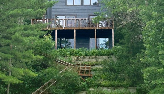 Year-Rd Lake Cabin, Lg Beach, 200' Shoreline, Northern Light, Sleeps 10, Pontoon