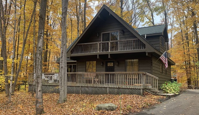 “Year-Round Adventure Awaits – Ski, Golf & Relax in Harbor Springs!”