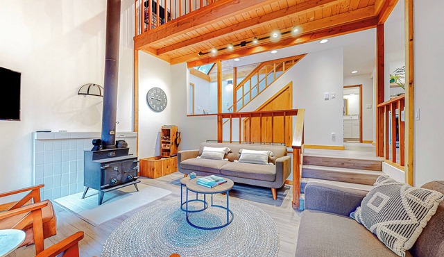 Year-Round Adventure! 'Glacier Getaway' in Deming