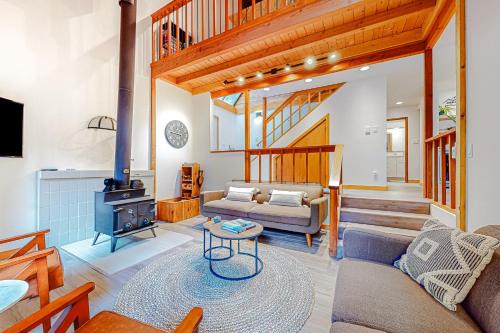 Year-Round Adventure! Glacier Getaway in Deming