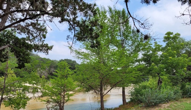 Year Round Fun Awaits at Hidden River Retreat! Secluded, Private River Access Less than 3 miles from Lost Maples State Natural Area