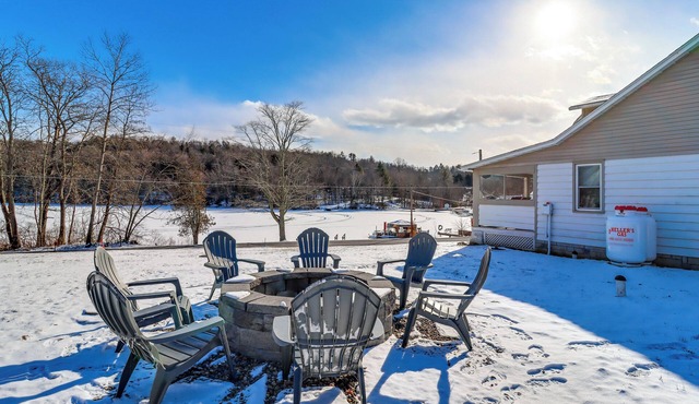 Year-Round Fun on Lake Sheridan! Home w/Patio