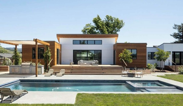 Year-Round Heated Pool | Hot Tub | Fire Pit | Huge Lawn | Vineyard Views