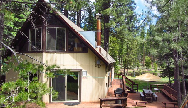 Year-Round Lake Tahoe Getaway - Comfortable and Spacious!