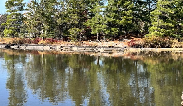 Year-round paradise. Perfect for boating, swimming, fishing (summer and winter)