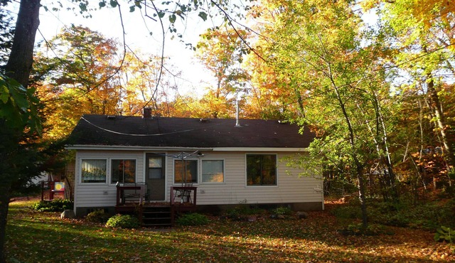YEAR-ROUND RENTAL CABIN on the Historic Flambeau. Boat, Canoe, Fish & Fun!