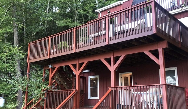 Year-Round Retreat Home on Scenic Delaware River 90 miles from NYC, EV CHARGER