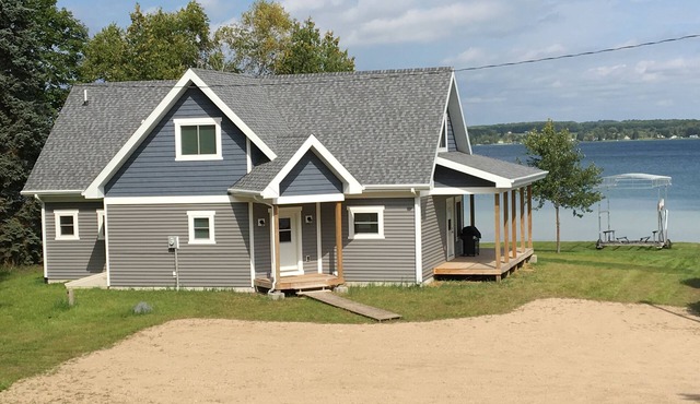 Year-Round Waterfront Cottage