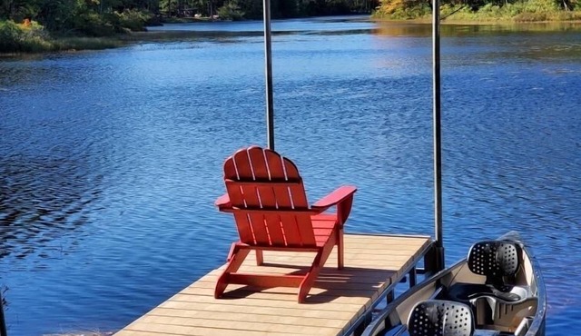 Year Round Waterfront Chalet in Amazing Private Location!