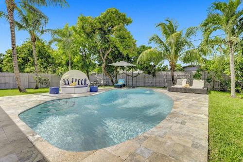 Yehudas Tropical Villa with Heated Infinity Pool