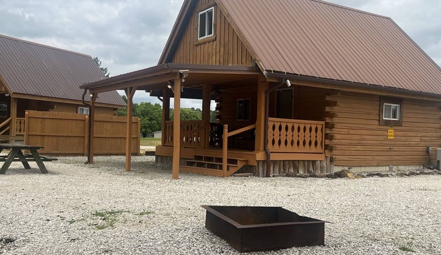 Yellow Banks Log Cabin With Waterfront Views